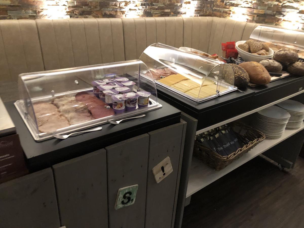图依思酒店 - 餐馆 Dinteloord 外观 照片