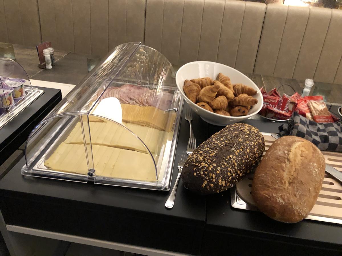 图依思酒店 - 餐馆 Dinteloord 外观 照片